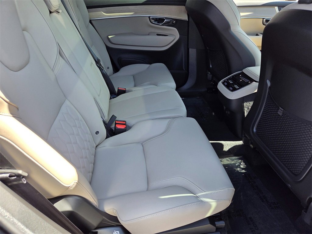 New 2026 Volvo XC90 B5 Core w/ Protection Package image 16