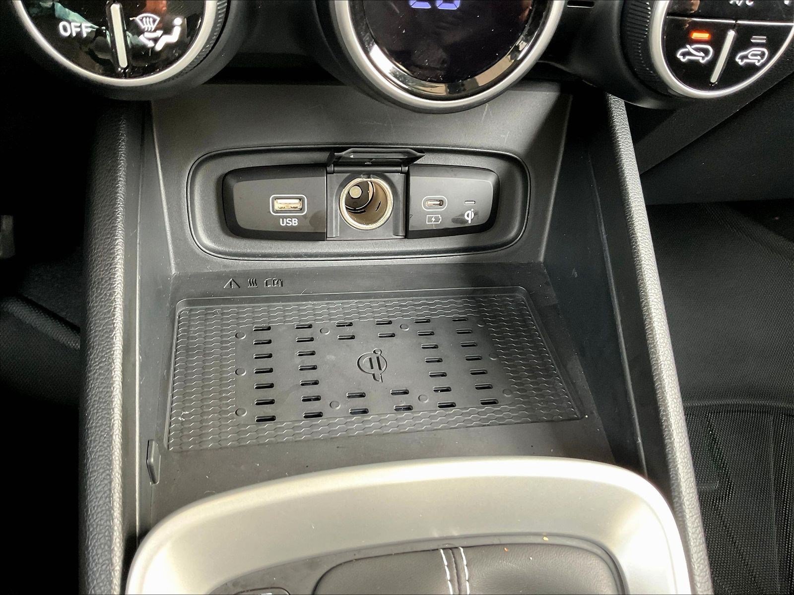 Used 2026 Hyundai Venue SEL FWD image 15