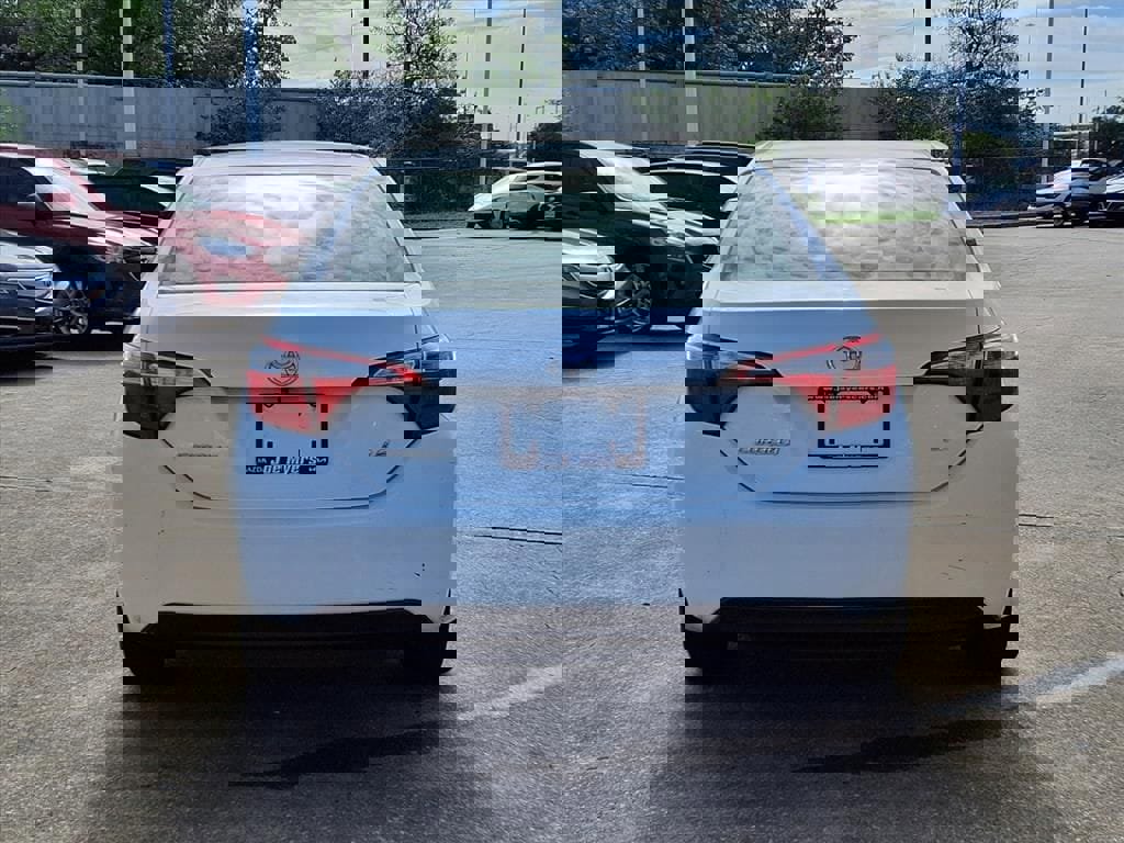 Used 2016 Toyota Corolla LE image 8