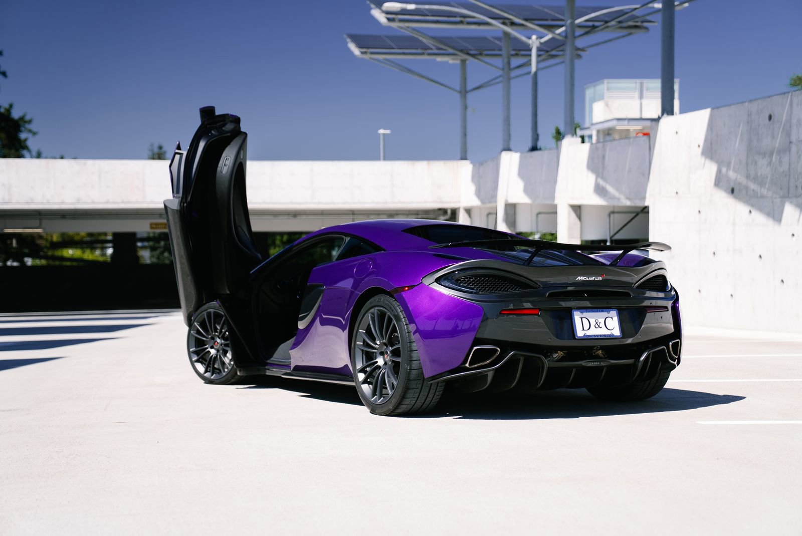 Used 2018 McLaren 570S Coupe RWD image 11