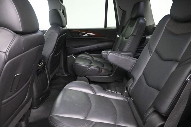 Used 2019 Cadillac Escalade Premium Luxury w/ Escalade Sport Edition AWD/4WD image 18