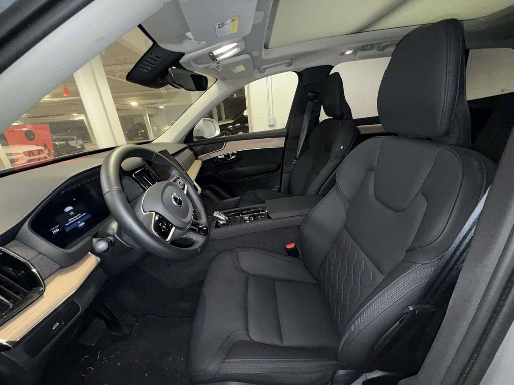 Used 2025 Volvo XC90 B6 Plus AWD/4WD image 9
