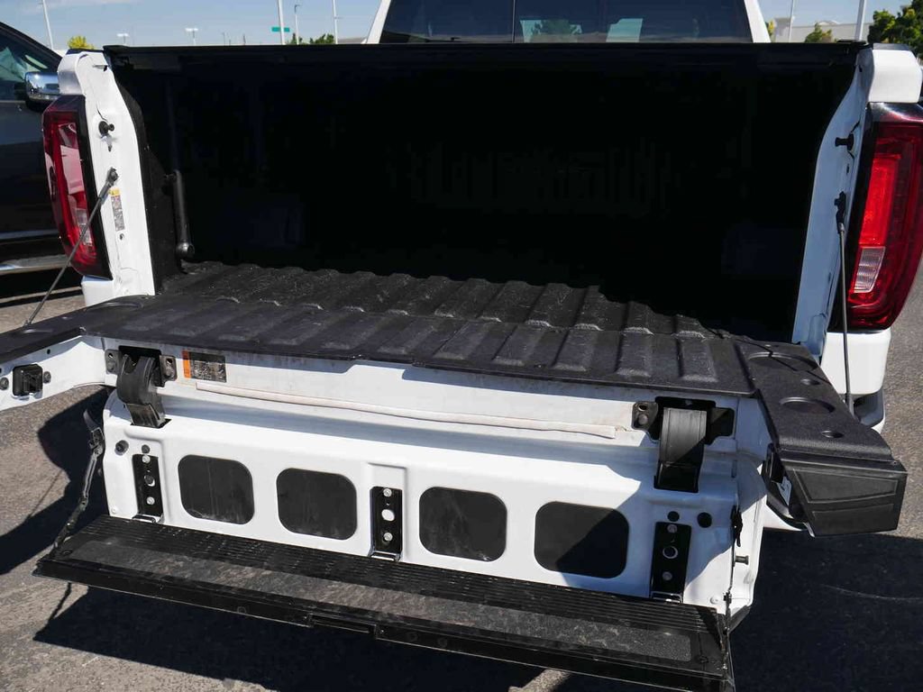 Used 2025 GMC Sierra 1500 AT4 w/ AT4 Premium Package AWD/4WD image 10