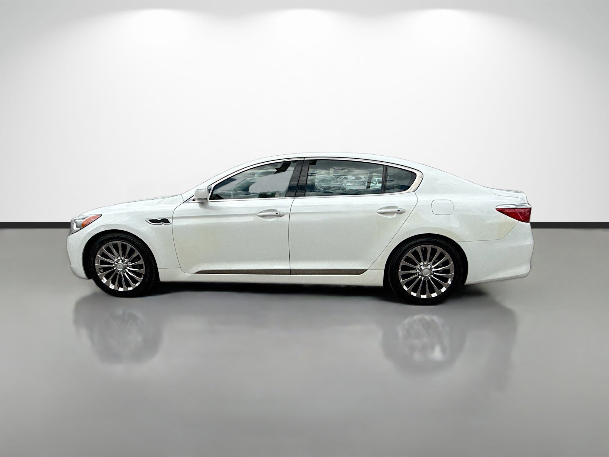 Used 2017 Kia K900 Luxury image 6