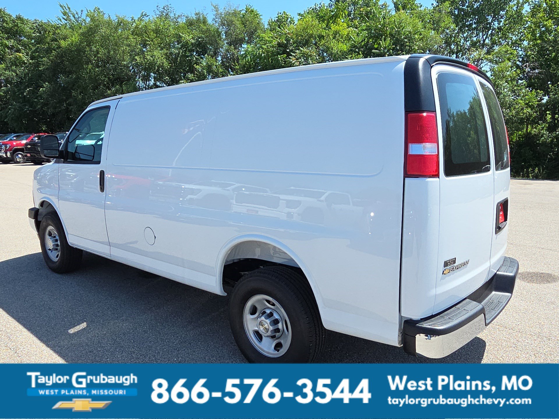 New 2026 Chevrolet Express 3500 w/ Driver Convenience Package RWD image 6