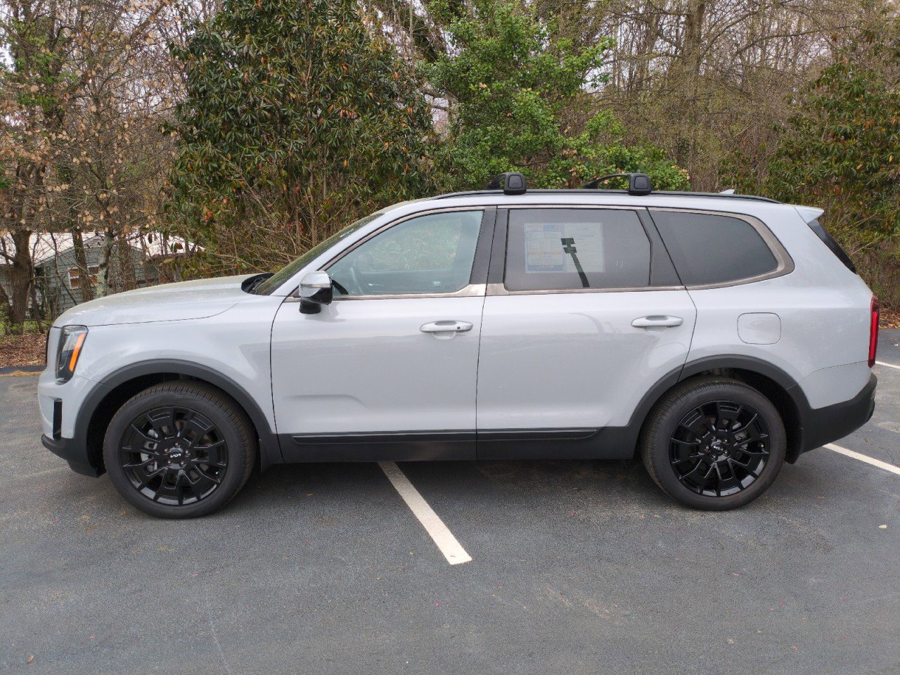 Used 2022 Kia Telluride SX w/ SX Prestige Package image 4