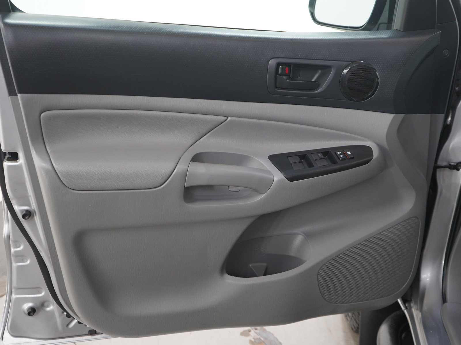 Used 2015 Toyota Tacoma PreRunner w/ Convenience Package RWD image 20