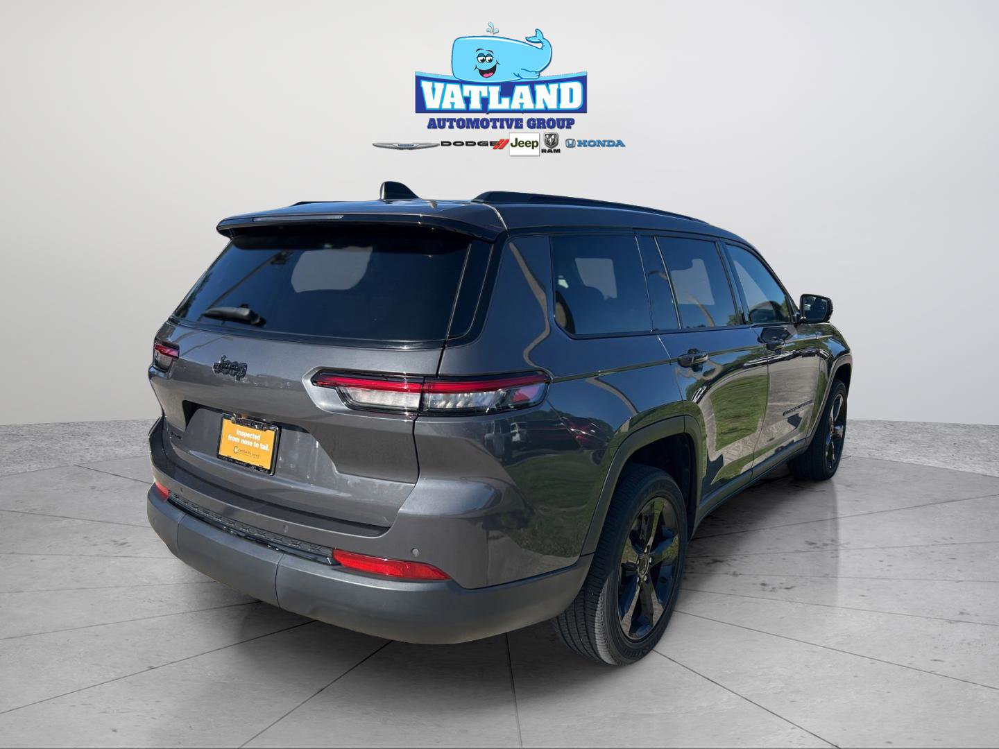 Used 2023 Jeep Grand Cherokee L Laredo AWD/4WD image 5