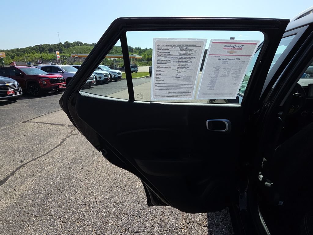 Used 2023 Hyundai Venue SEL FWD image 27