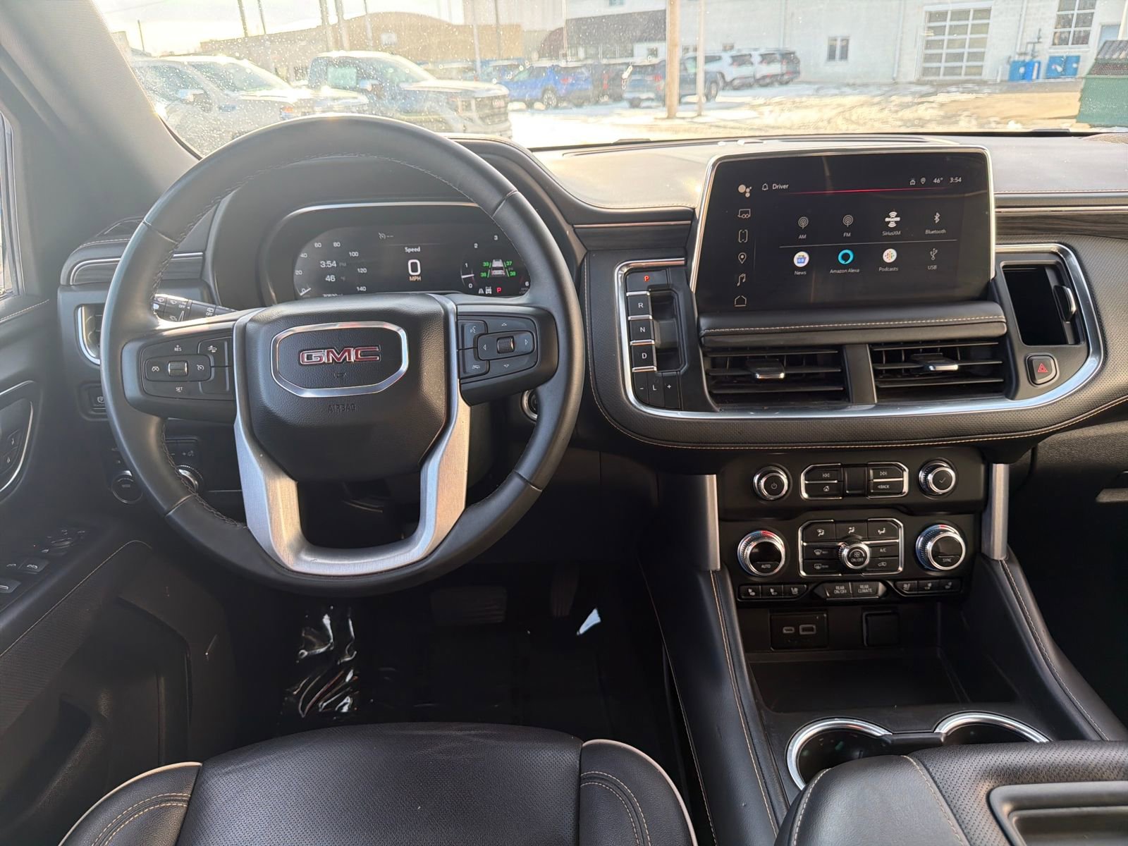 Used 2024 GMC Yukon SLT image 28