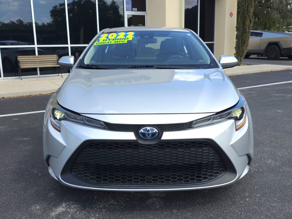 Used 2022 Toyota Corolla LE image 2
