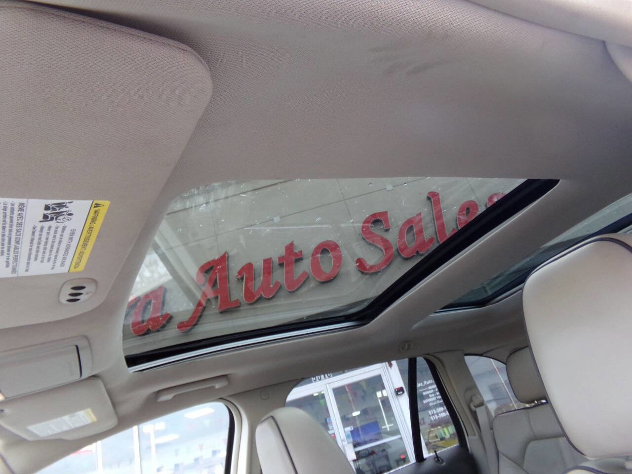 Used 2012 Lincoln MKX FWD image 11