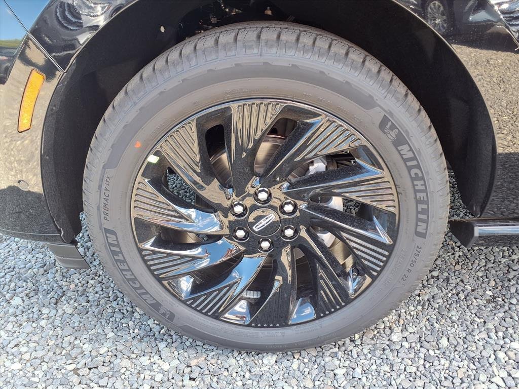 New 2025 Lincoln Navigator Reserve w/ Jet Appearance Package image 5