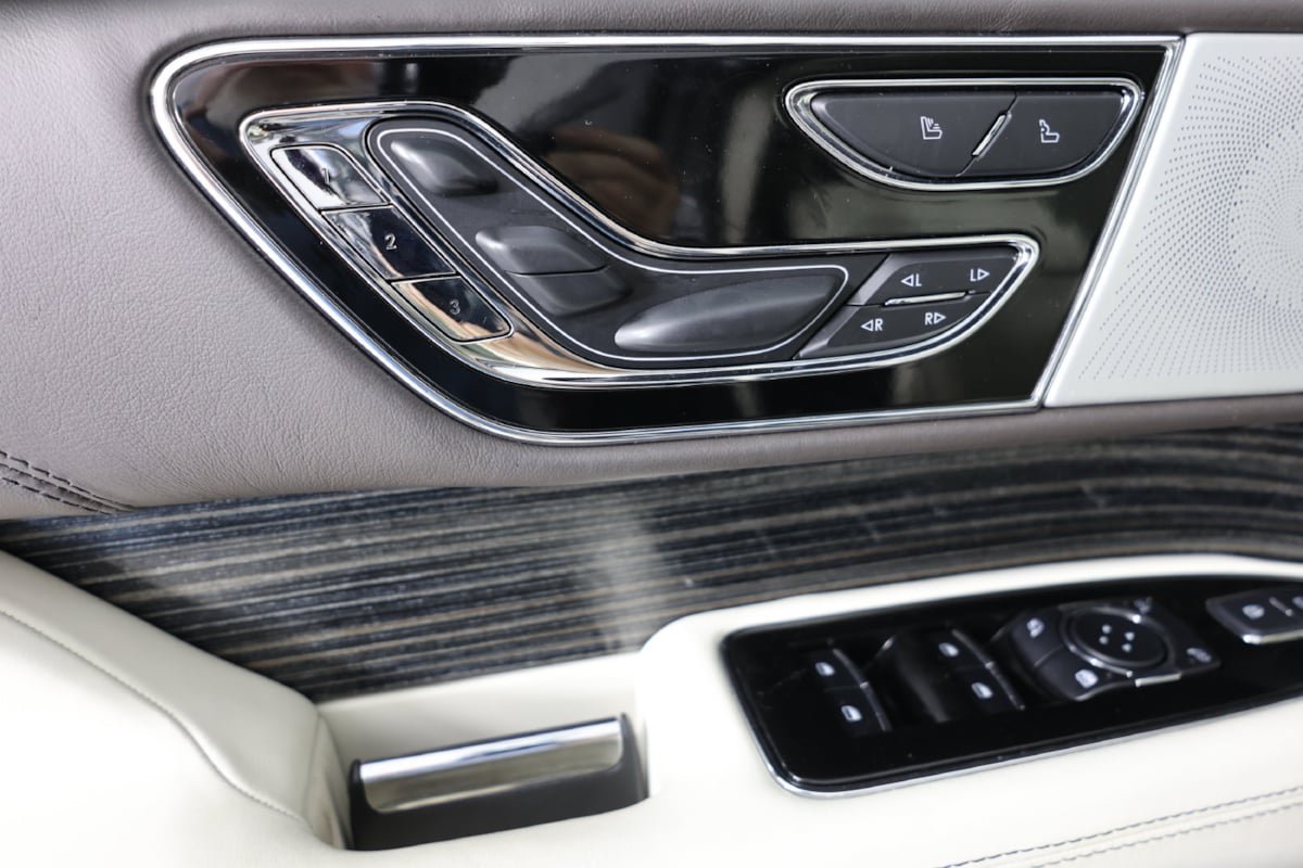 Used 2024 Lincoln Navigator Black Label AWD/4WD image 24