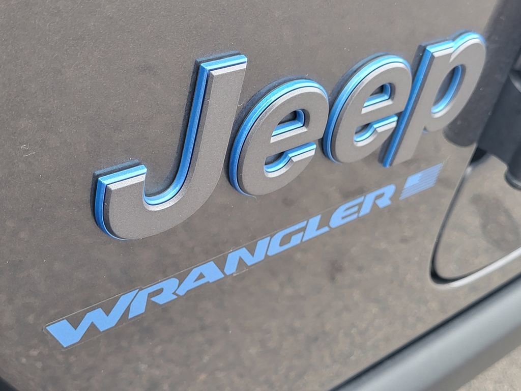 Used 2024 Jeep Wrangler Unlimited image 13