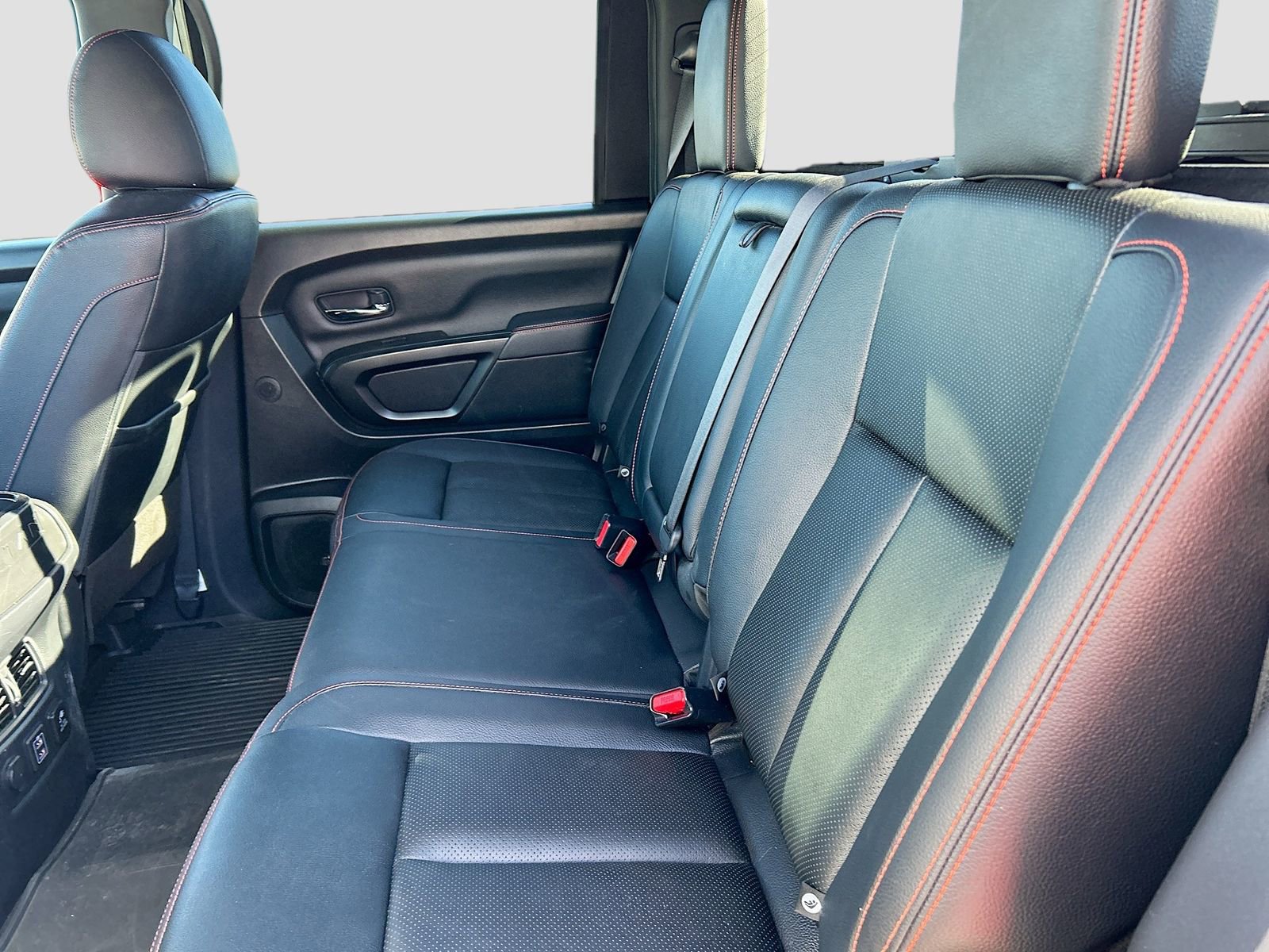 Used 2023 Nissan Titan PRO-4X w/ Pro-4x Convenience Package AWD/4WD image 25