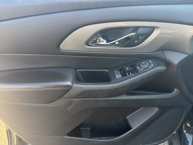 Used 2018 Chevrolet Traverse LT FWD image 15