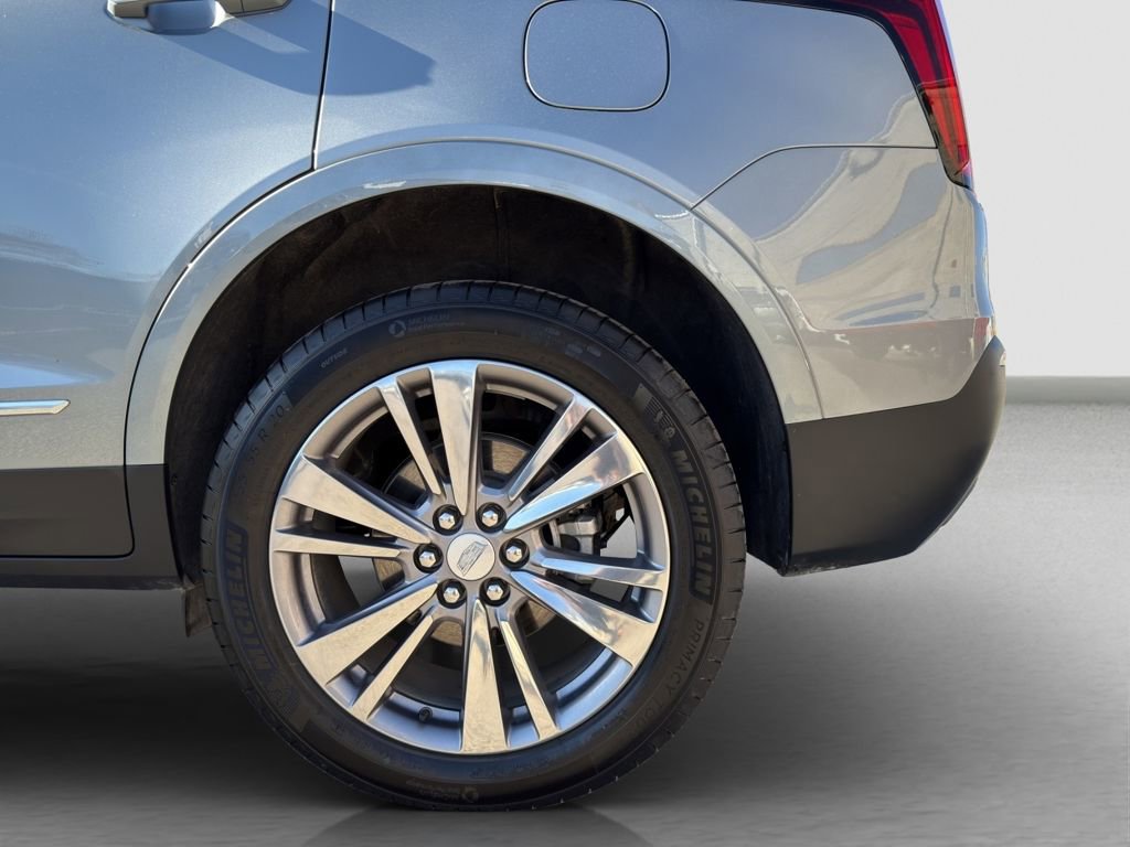 Used 2025 Cadillac XT5 Premium Luxury image 5