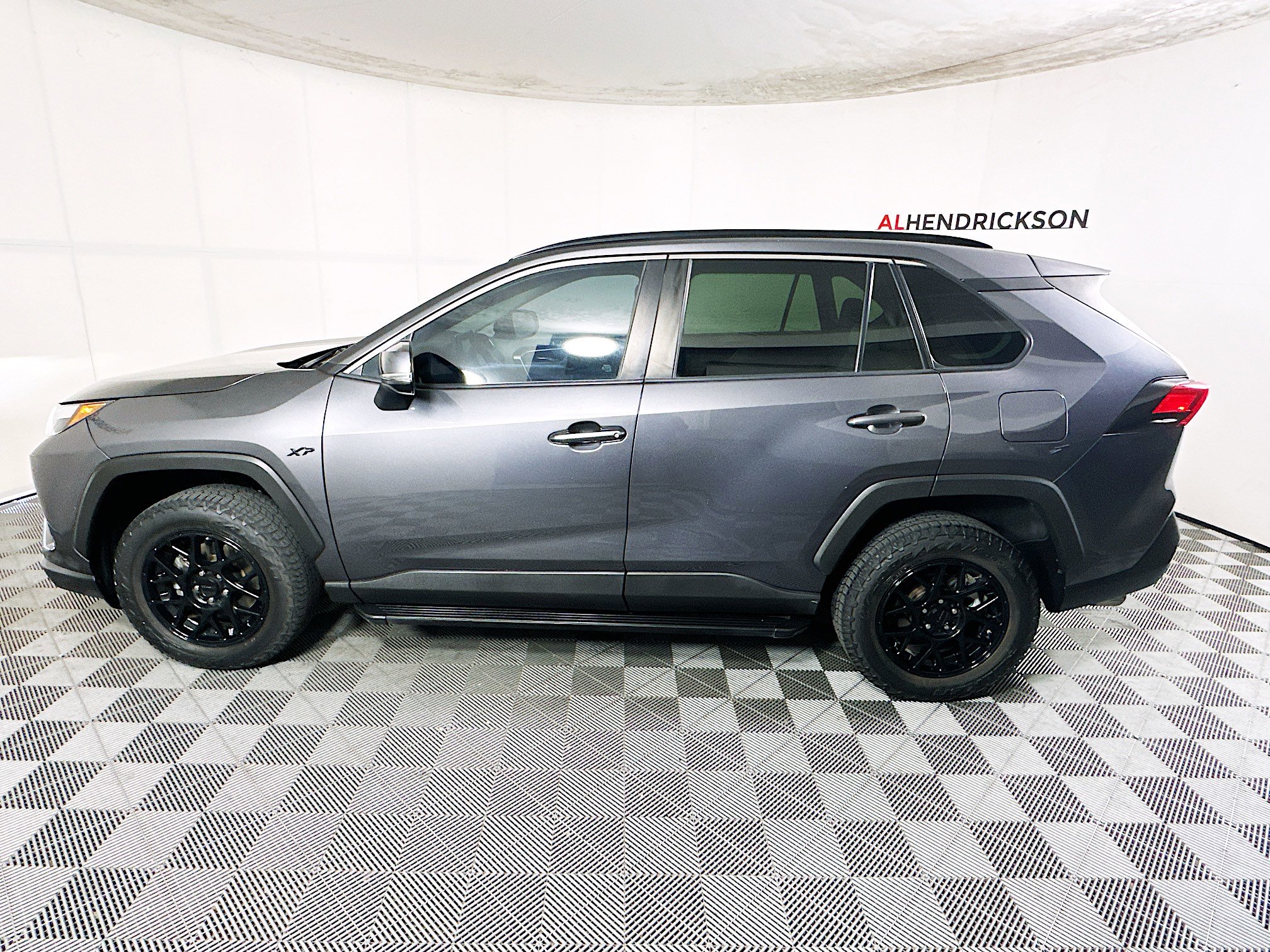 Used 2022 Toyota RAV4 XLE image 6