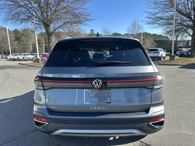 New 2026 Volkswagen Taos SE image 4