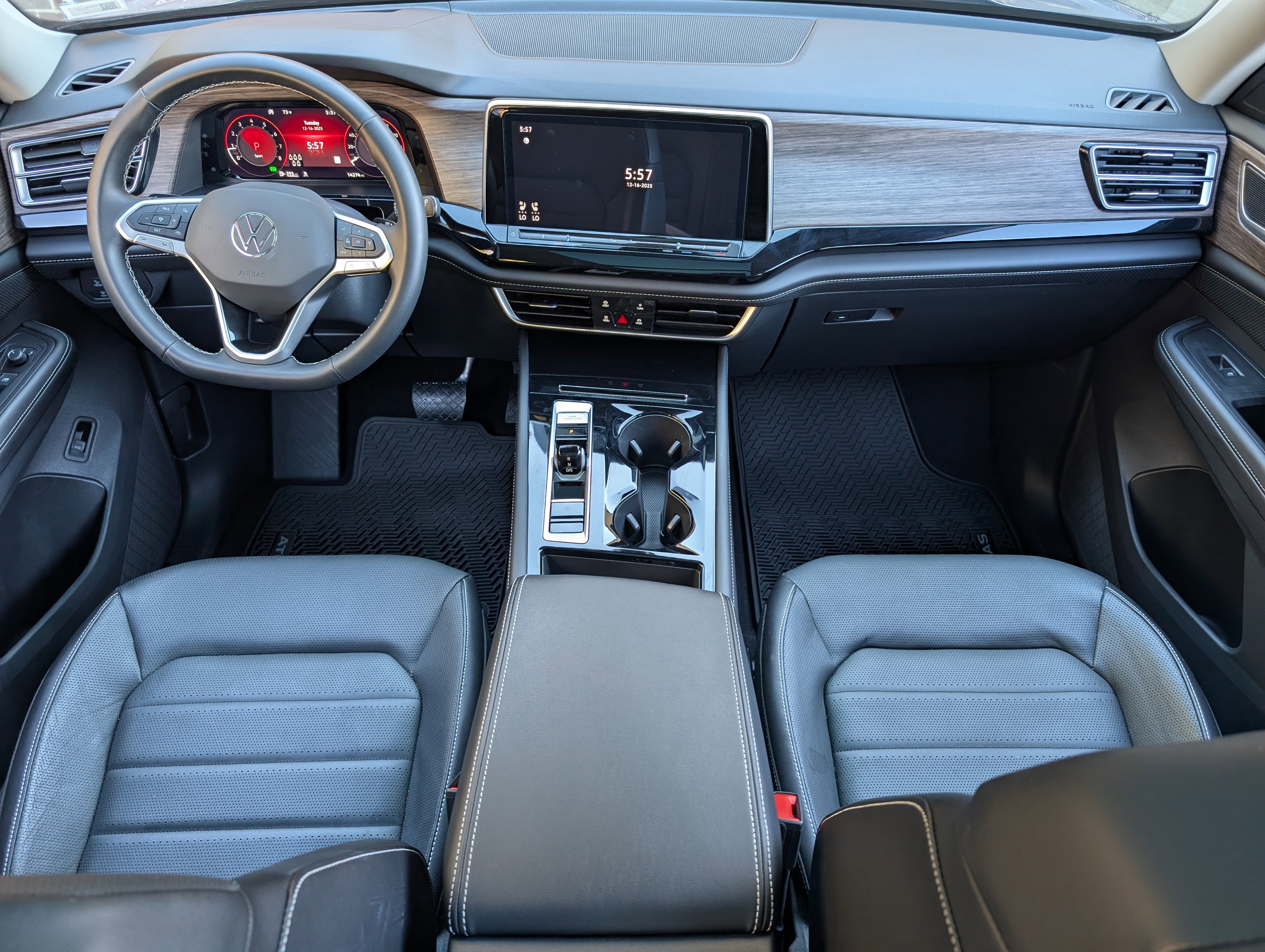 Used 2024 Volkswagen Atlas SEL image 27