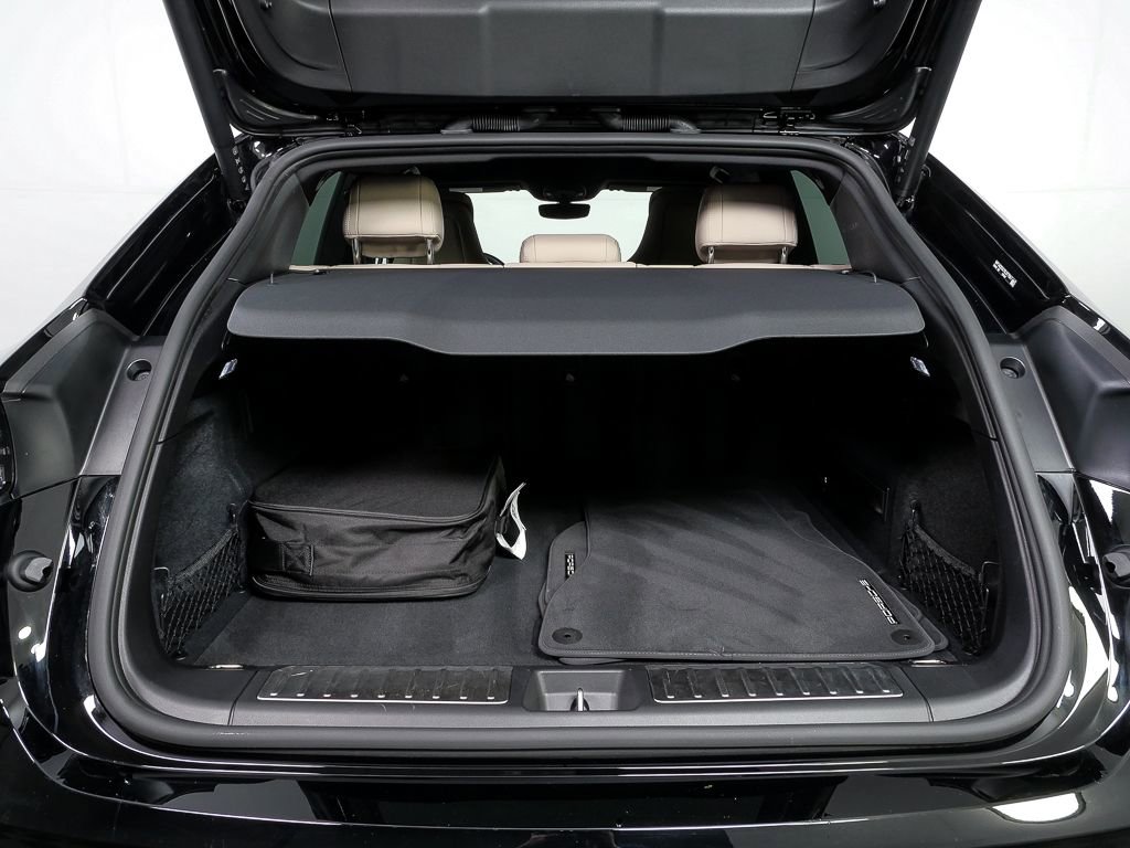 Used 2025 Porsche Macan Electric RWD image 32