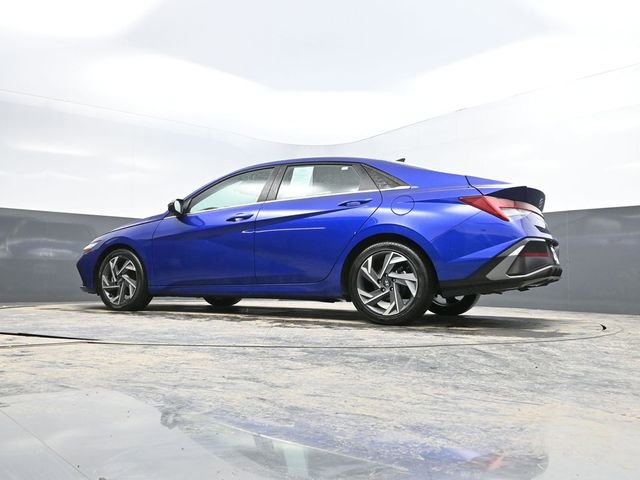 Used 2025 Hyundai Elantra Limited FWD image 41