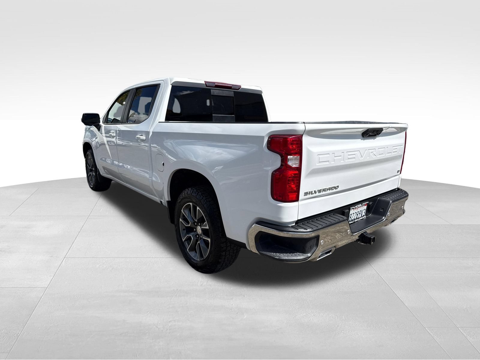 Used 2023 Chevrolet Silverado 1500 LT AWD/4WD image 3