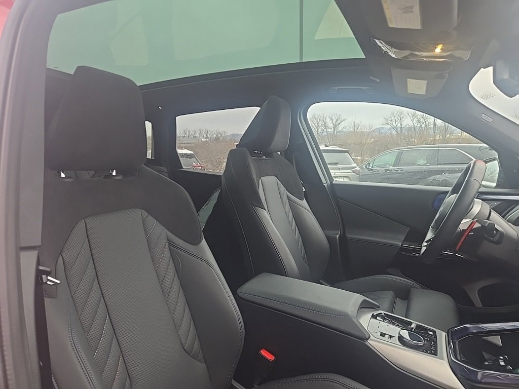 Used 2025 BMW X3 M50 w/ Premium Package image 9