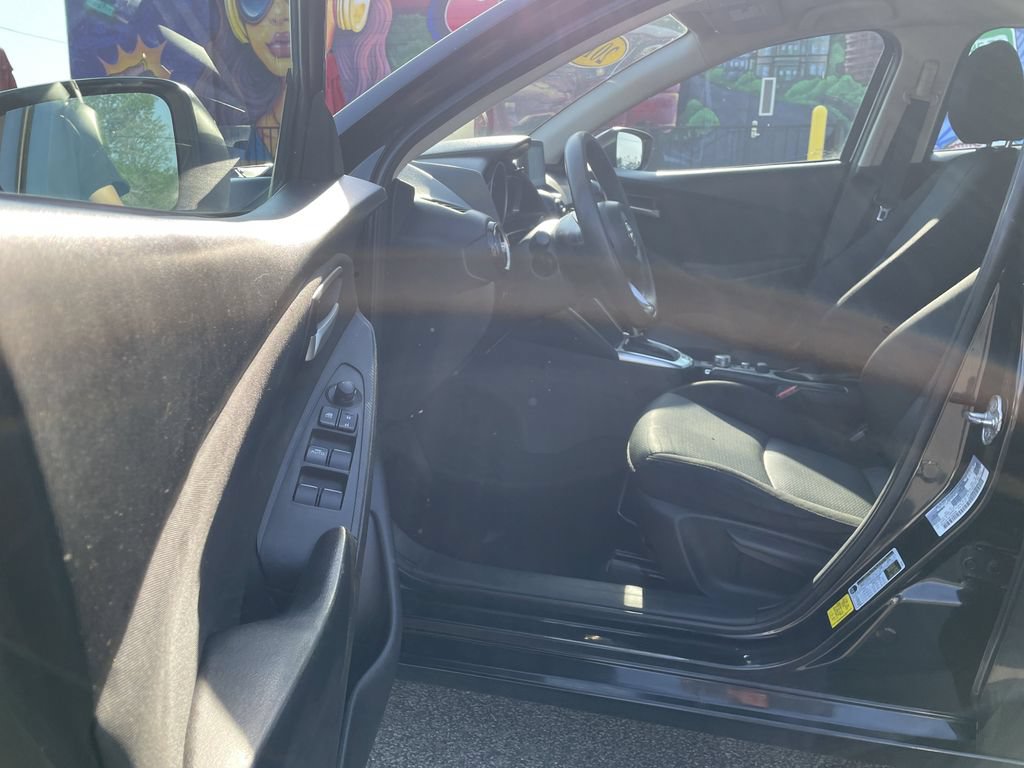 Used 2019 Toyota Yaris LE FWD image 14