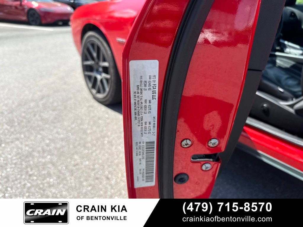 Used 2017 Dodge Challenger R/T w/ Driver Convenience Group RWD image 16