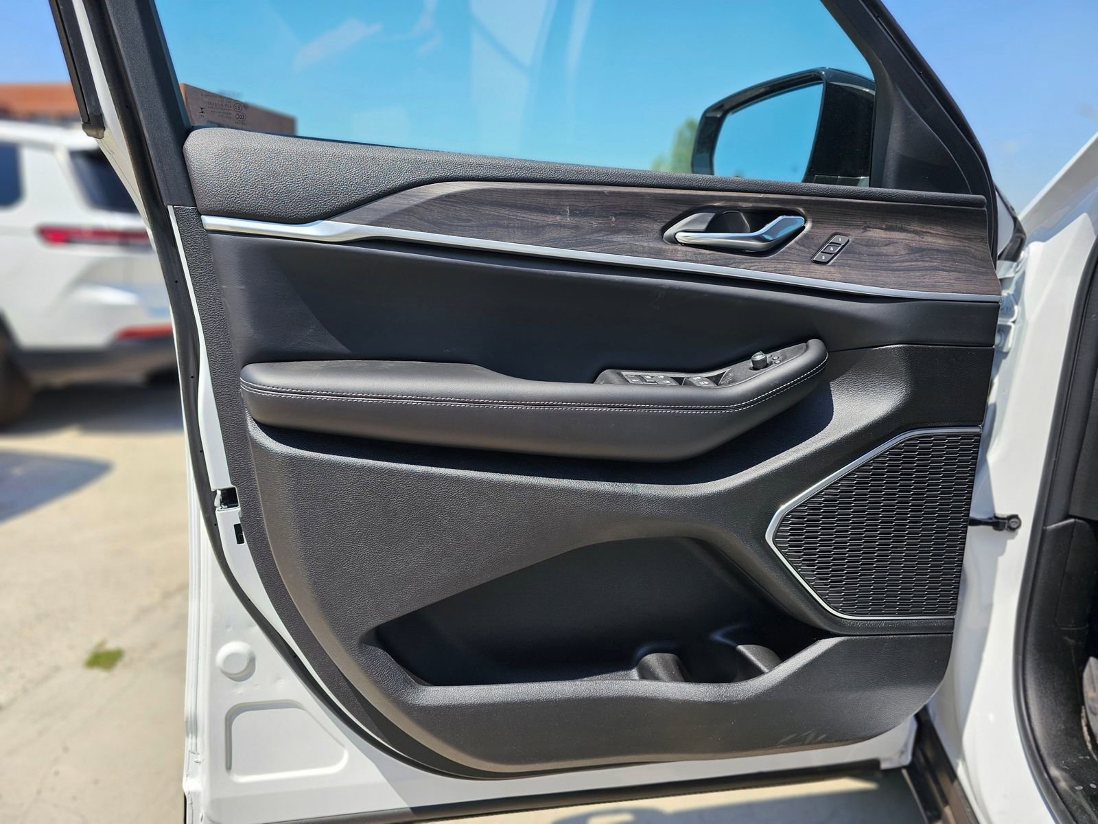 New 2026 Jeep Grand Cherokee Limited w/ Limited Altitude Package RWD image 18
