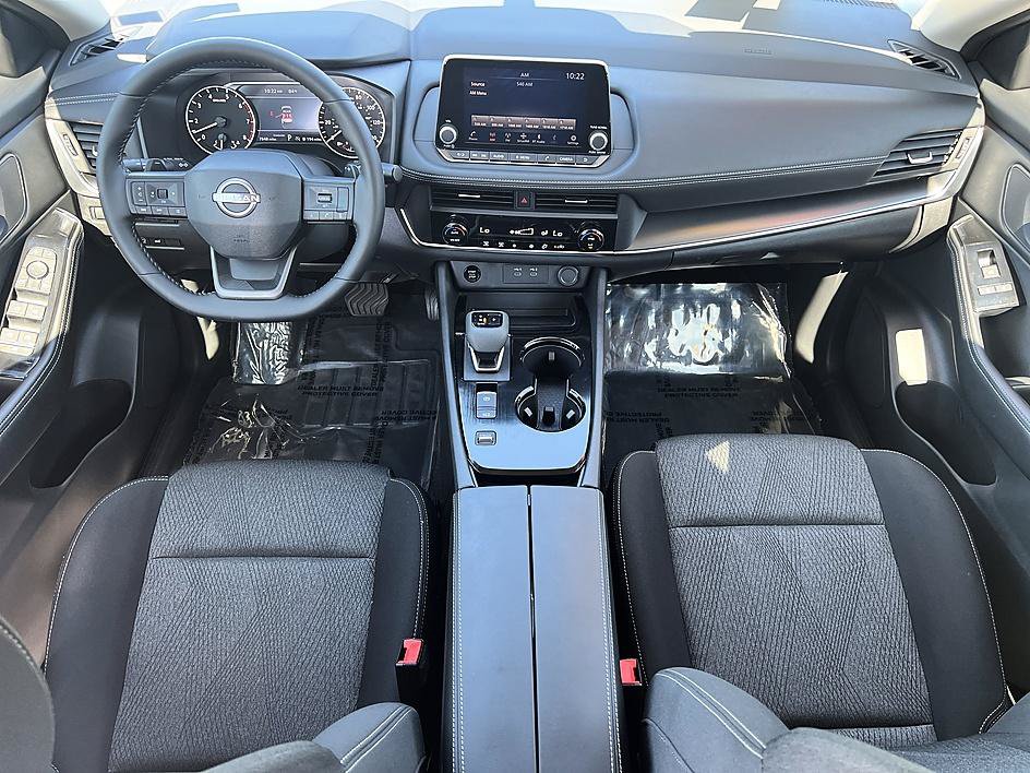 Certified 2025 Nissan Rogue SV FWD image 18