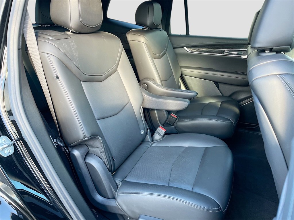 Used 2025 Cadillac XT6 Sport image 30