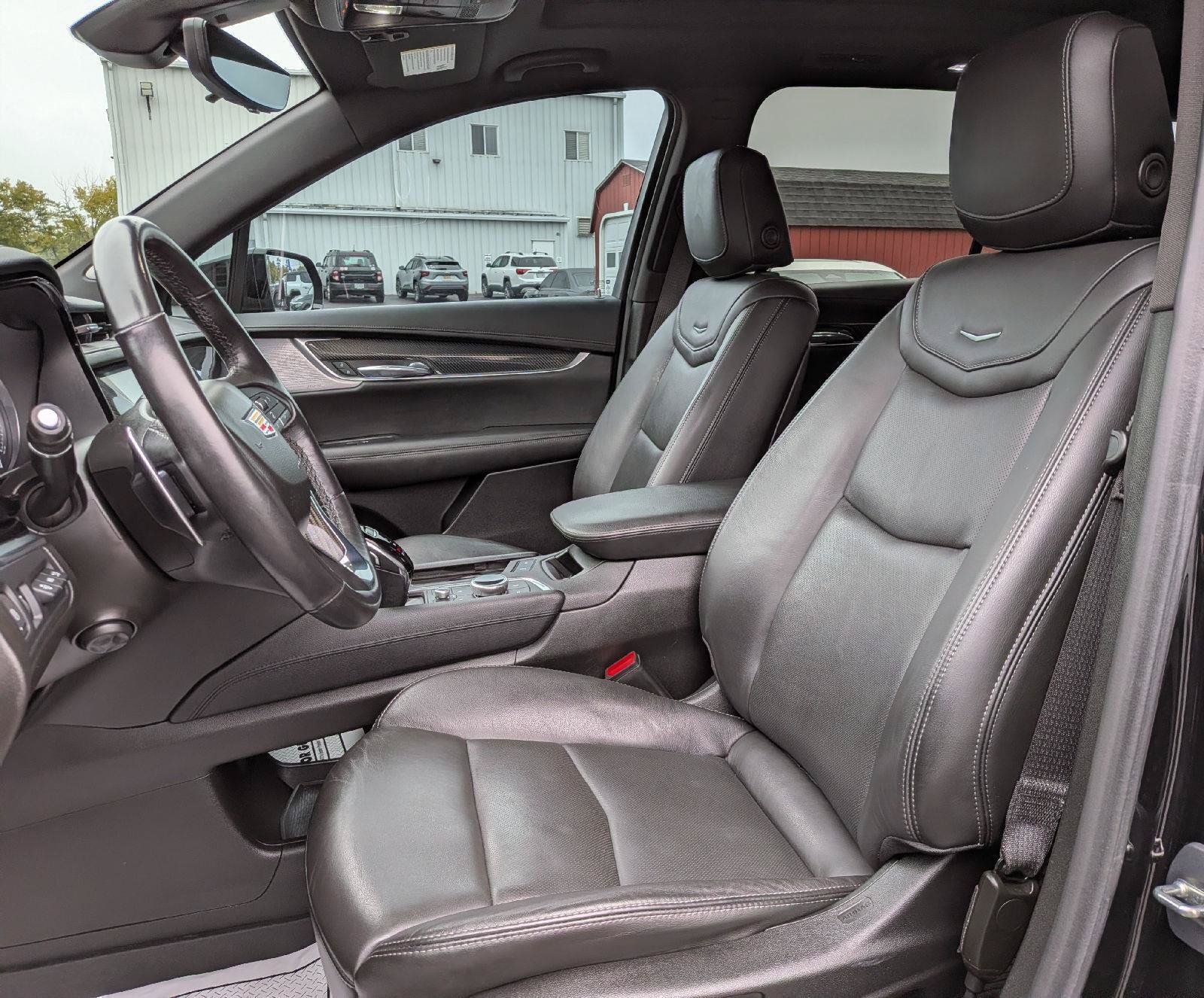 Used 2024 Cadillac XT6 Sport w/ Technology Package AWD/4WD image 11