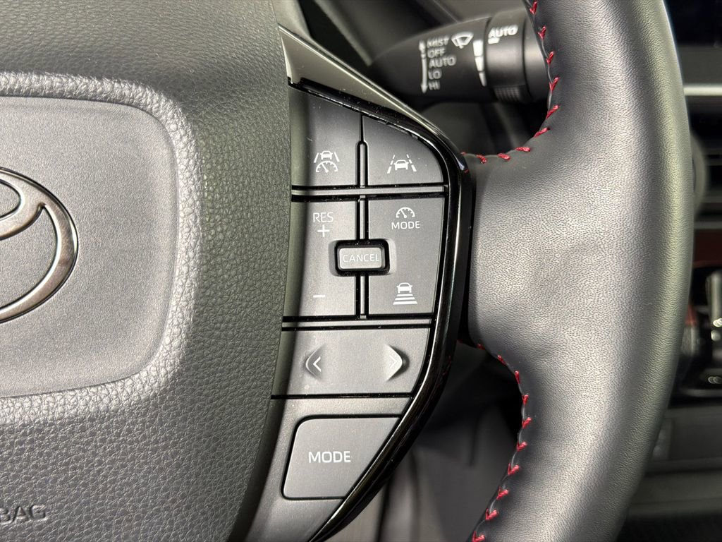 Used 2025 Toyota Prius Plug-In Hybrid image 25