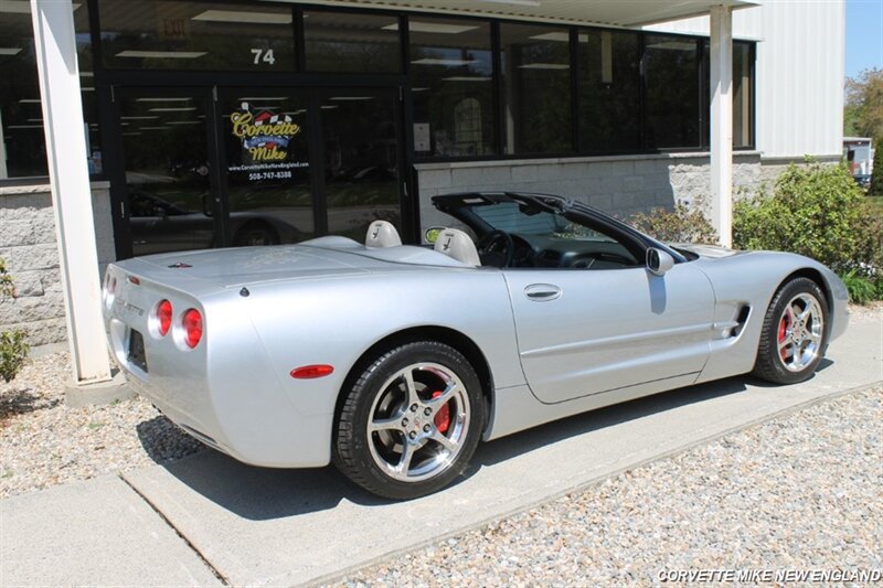 Used 2002 Chevrolet Corvette Coupe w/ Preferred Equipment Group2 RWD image 24