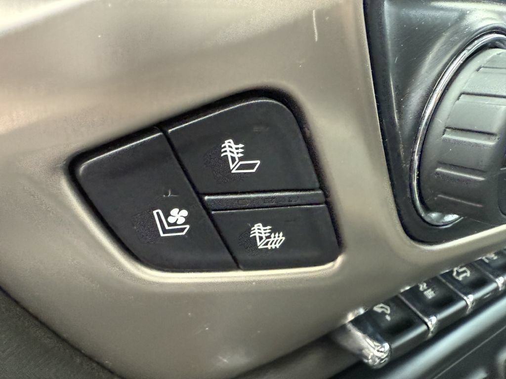 Used 2019 GMC Sierra 2500 Denali w/ Duramax Plus Package AWD/4WD image 40
