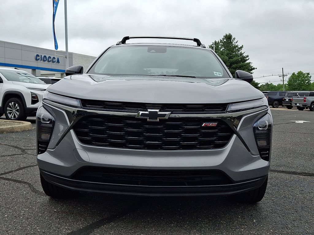 Used 2024 Chevrolet Trax RS w/ Sunroof Package FWD image 5