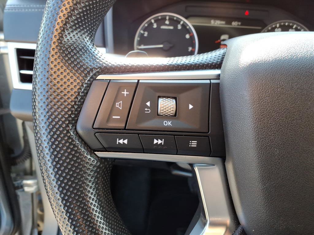 Used 2025 Mitsubishi Outlander ES image 19