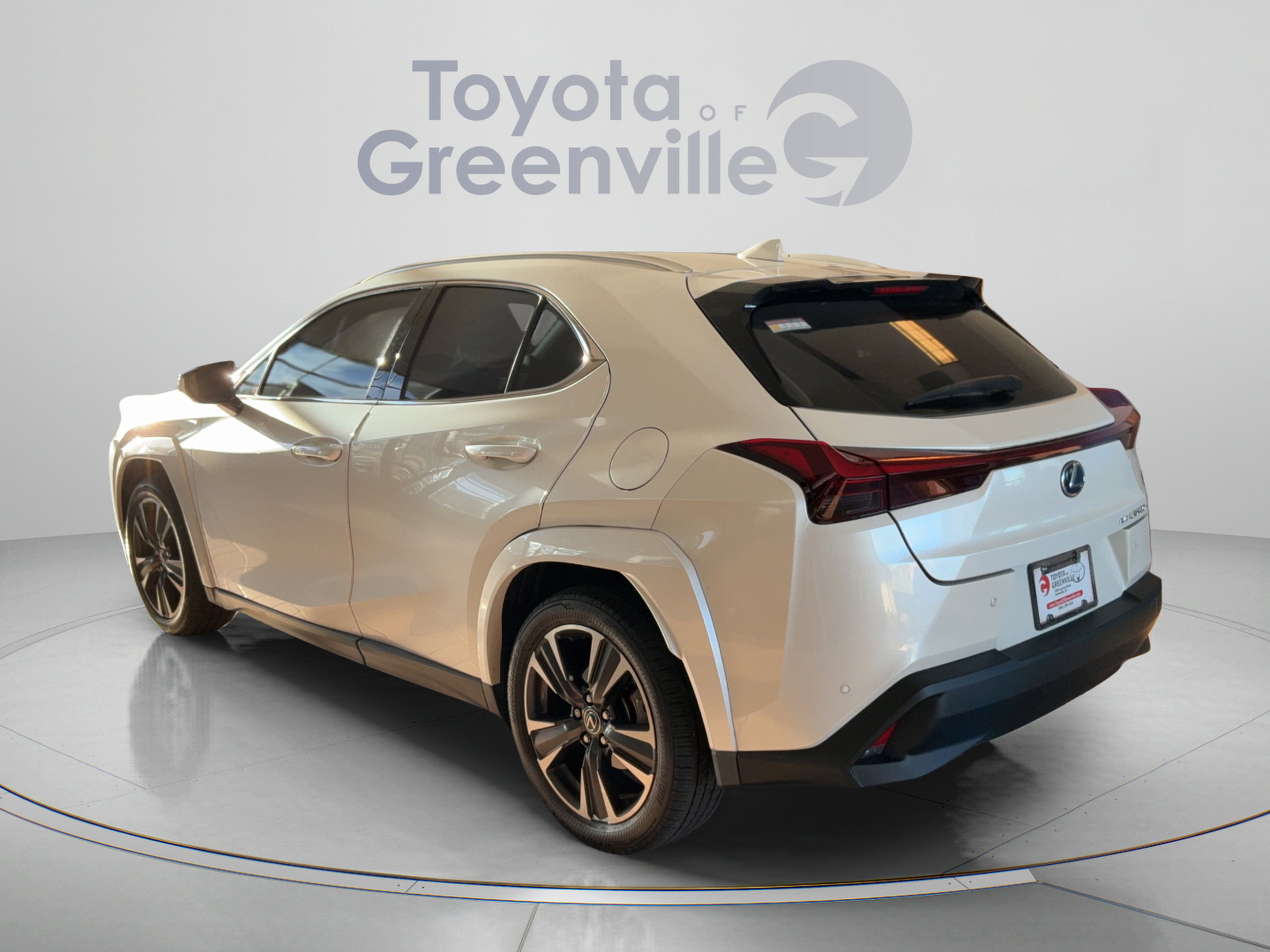 Used 2023 Lexus UX 250h AWD w/ Premium Package image 4
