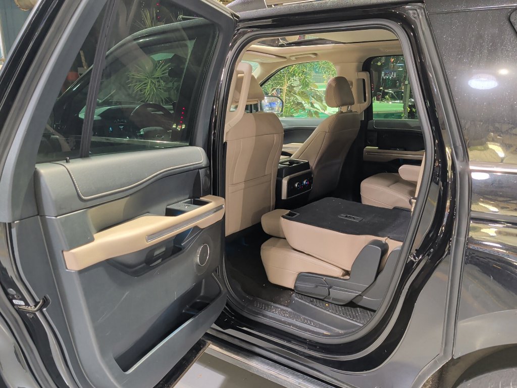 Used 2023 Ford Expedition Max Limited AWD/4WD image 13