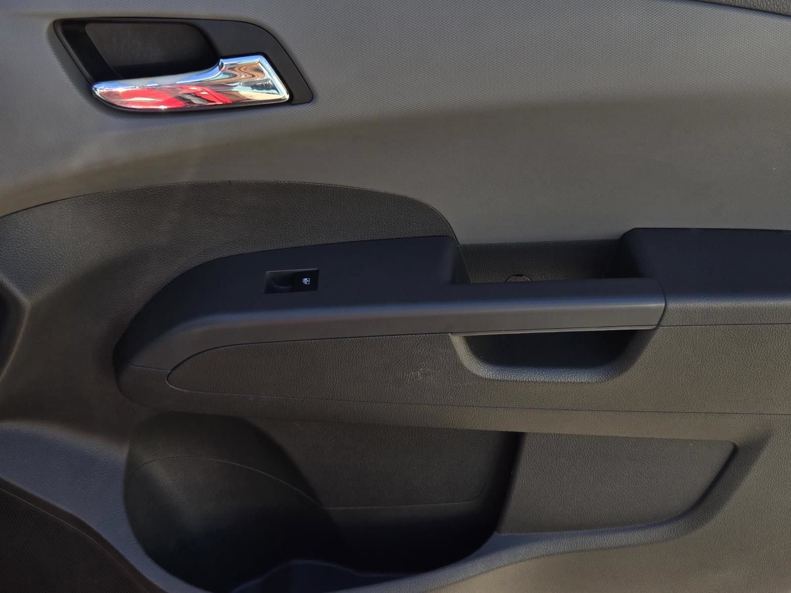 Used 2015 Chevrolet Sonic LT FWD image 10