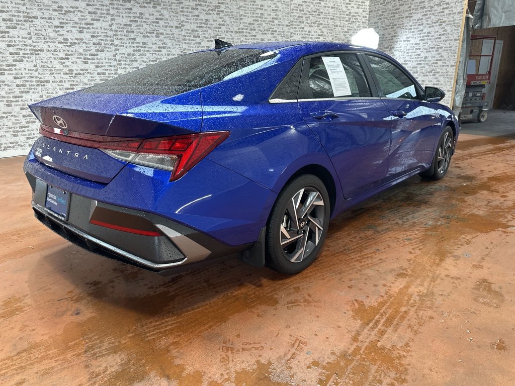 Certified 2024 Hyundai Elantra SEL w/ Convenience Package image 7