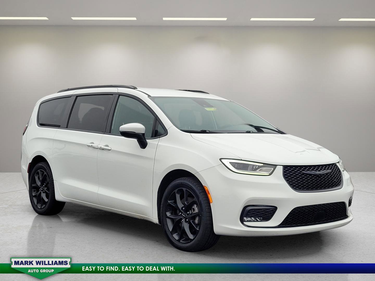 Used 2023 Chrysler Pacifica Touring-L w/ S Appearance Package image 1