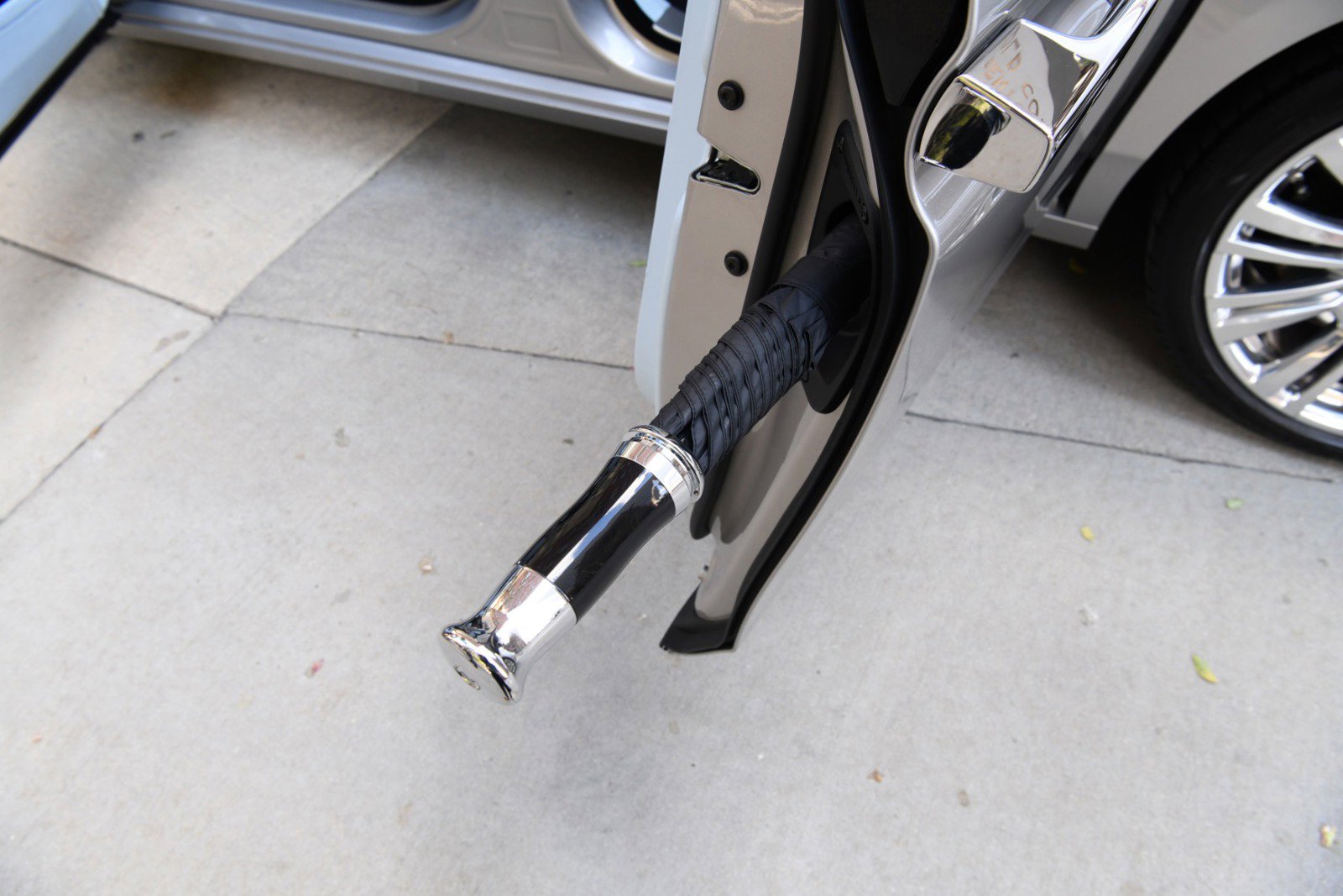 Used 2022 Rolls-Royce Ghost w/ Ghost Package image 28