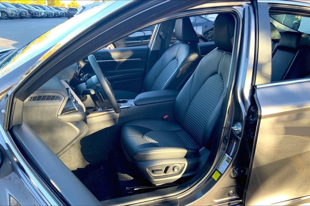 Used 2023 Toyota Camry SE image 28