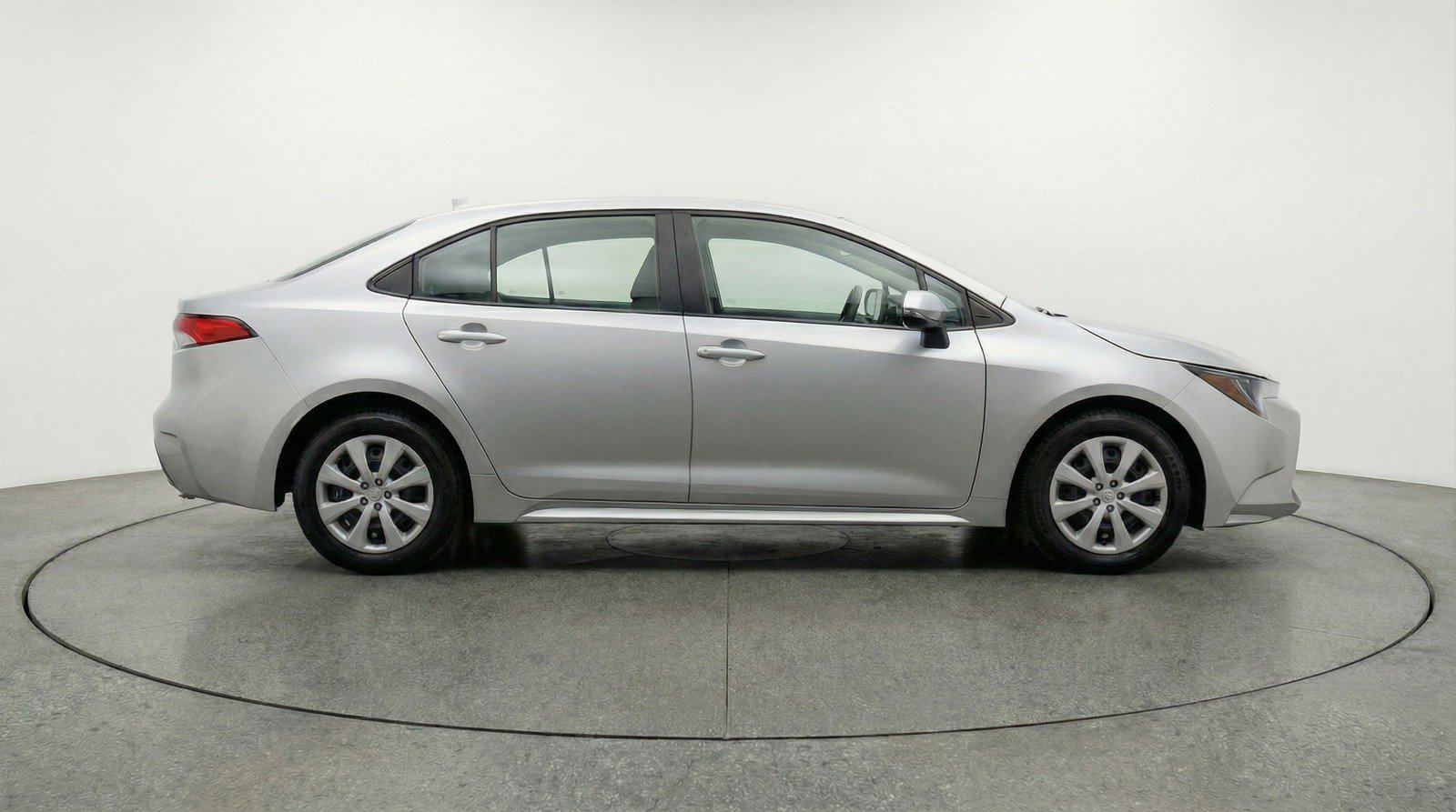 Used 2025 Toyota Corolla LE image 11