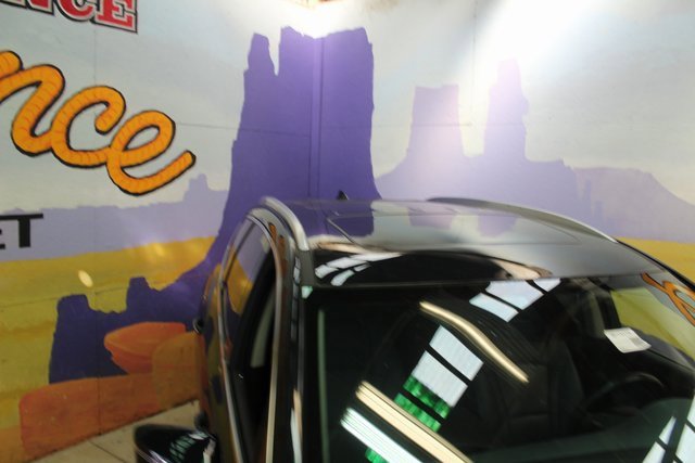 Used 2021 Buick Enclave Essence image 2