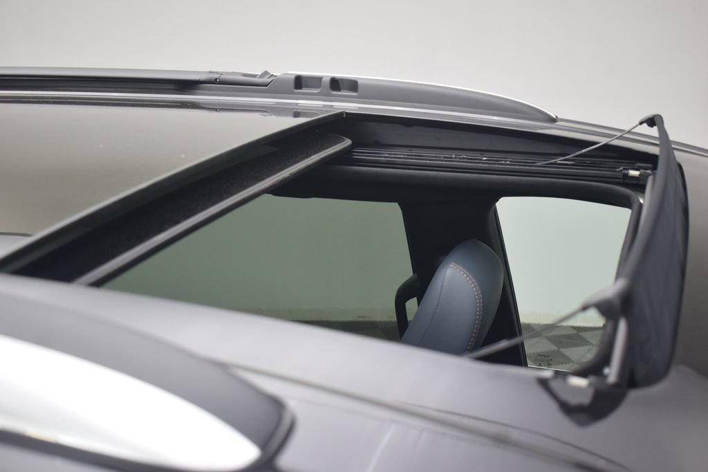 New 2027 Chrysler Pacifica Pinnacle FWD image 10